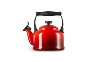 Le Creuset Traditional Kettle Cerise - Image 3