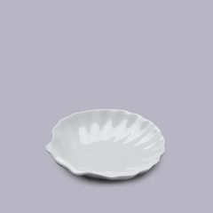 Shell Design White Dish