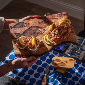 Olive Wood Rustic Rect Chopping Board Fish Repeat - Image 2